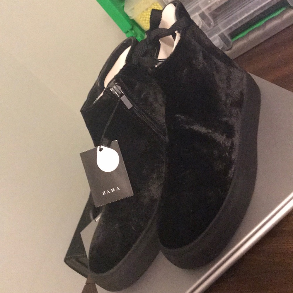 Zara velvet ankle boots 🥾